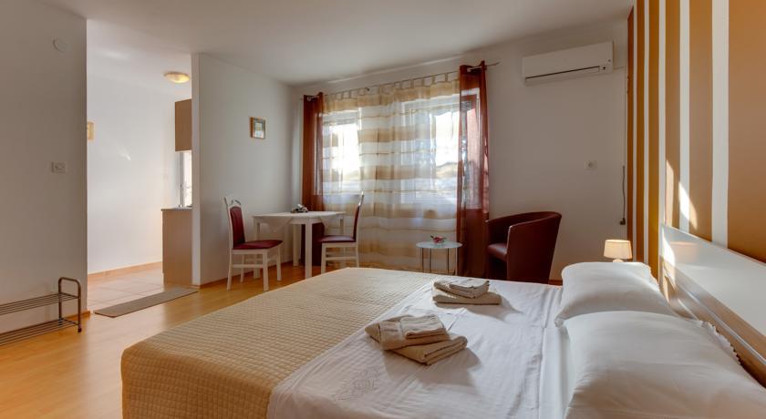 מאלי לוסיניי Apartment Nikolina חדר תמונה