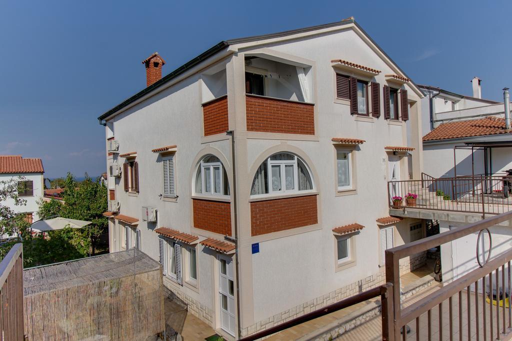מאלי לוסיניי Apartment Nikolina מראה חיצוני תמונה